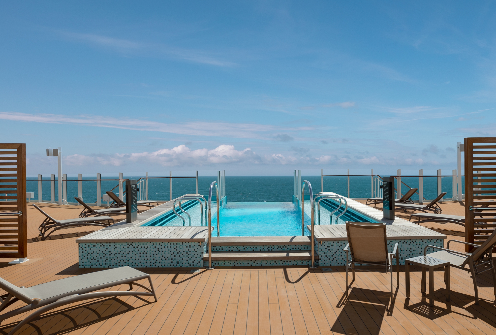 MyCruise P&O-Cruises Iona Offentlige-arealer Pool-spa4